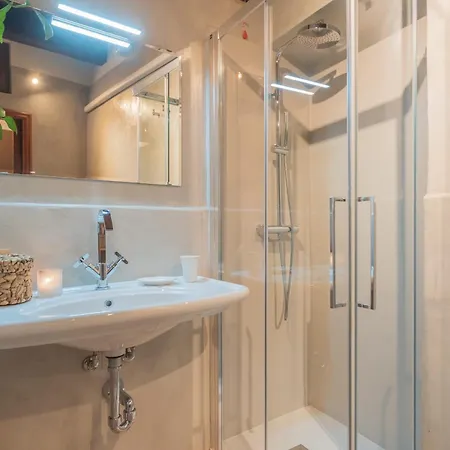 Pantero By Rent Apartment Como